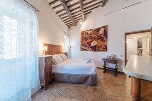 3 Schlafzimmer, Schreibtisch, Bügeleisen/Bügelbrett, WLAN