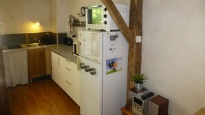 Coffee/tea maker, fridge, microwave, toaster - Bright 2* Studio with balcony, pets allowed and parking (Brides-les-Bains)