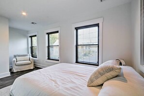 8 habitaciones, tabla de planchar con plancha, internet y ropa de cama