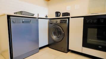 Fridge, microwave, oven, coffee/tea maker