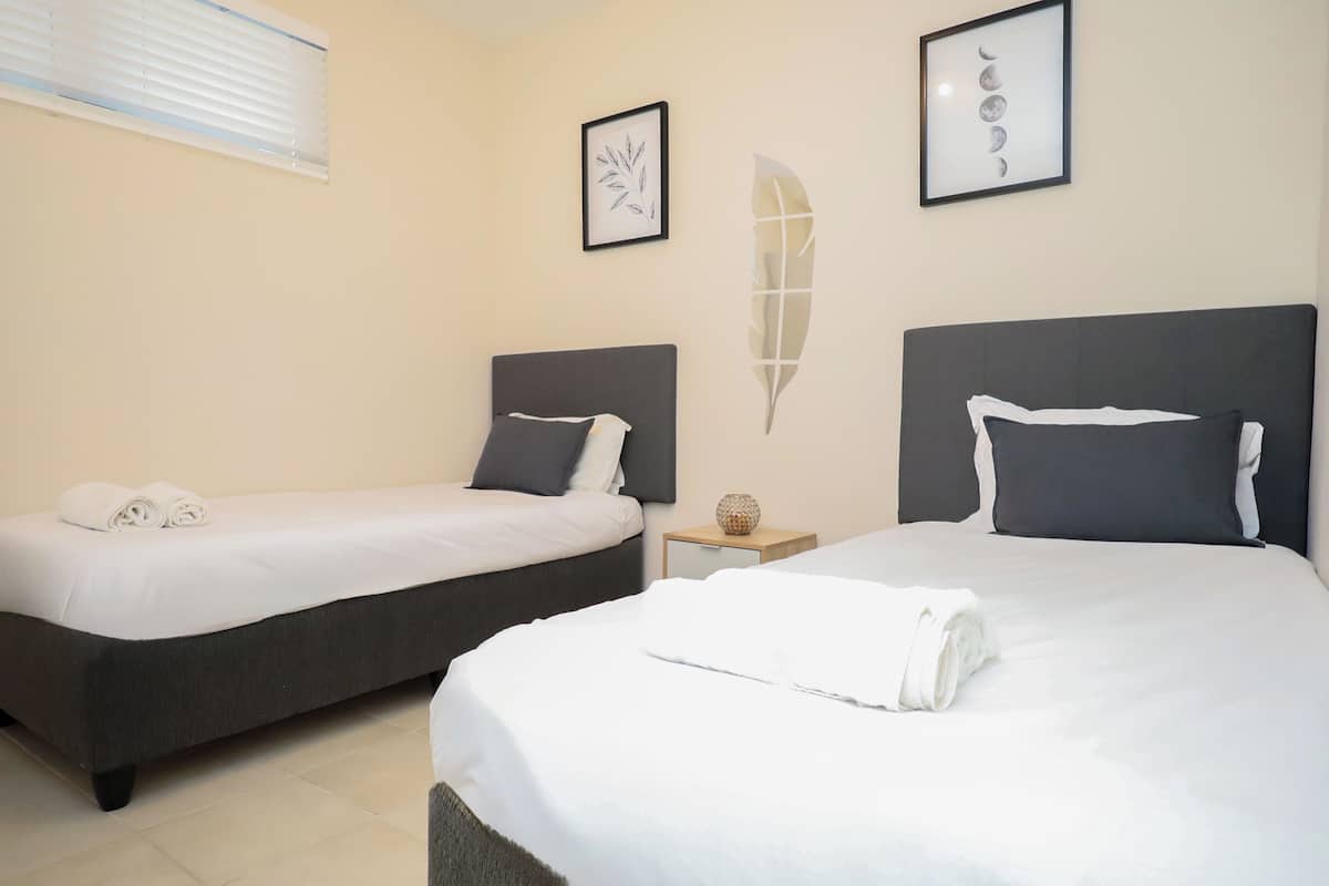 3 Schlafzimmer, Zimmersafe, individuell dekoriert