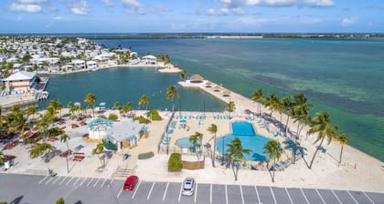 Oceanside Paradise in the FL Keys Free Kayaks Bikes Wifi Outdoor BBQ Grill