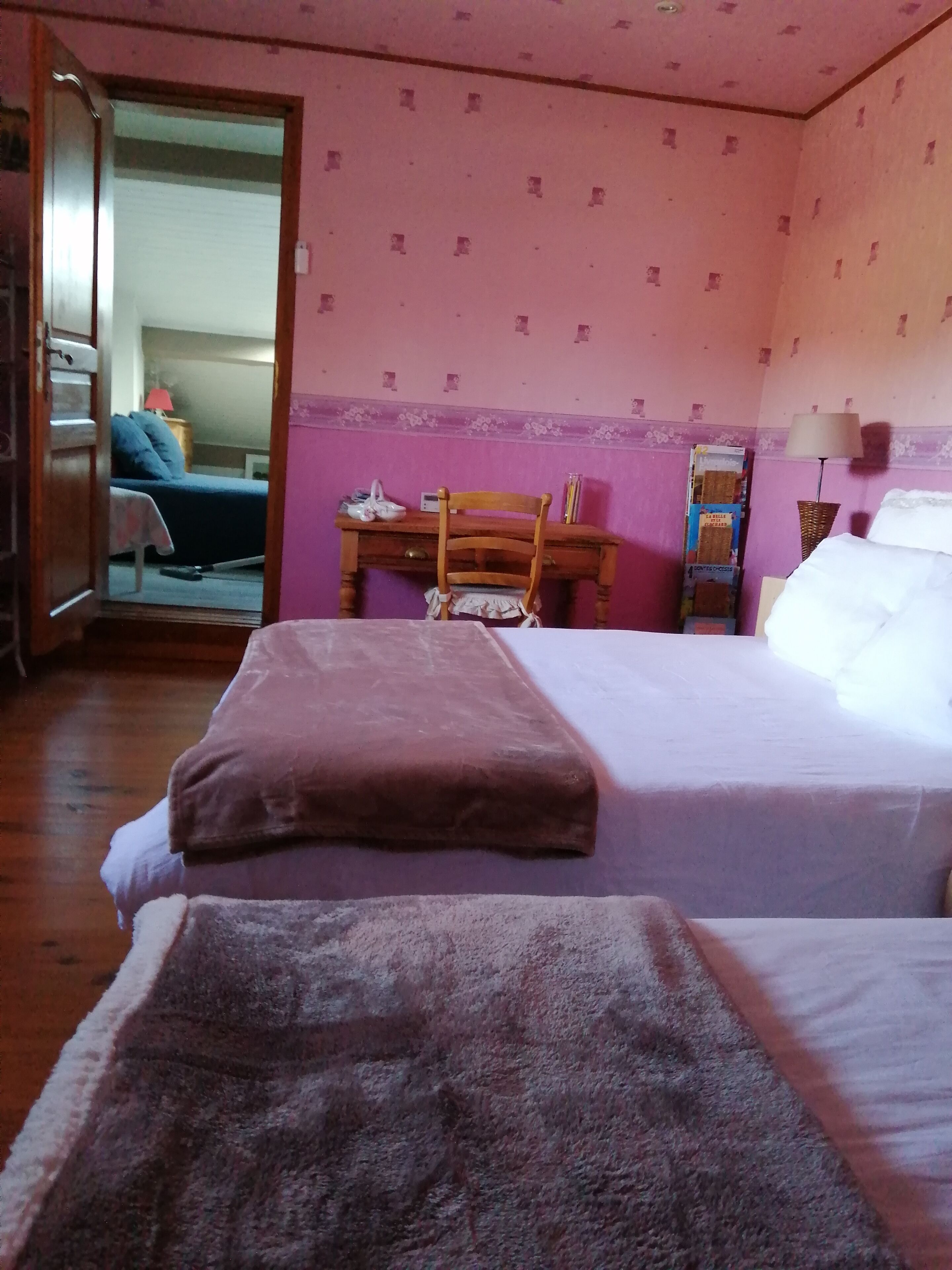 2 bedrooms, desk, soundproofing, iron/ironing board