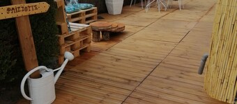 Pretty guest room with terrace and garden