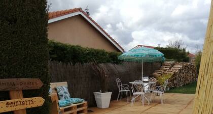 Pretty guest room with terrace and garden