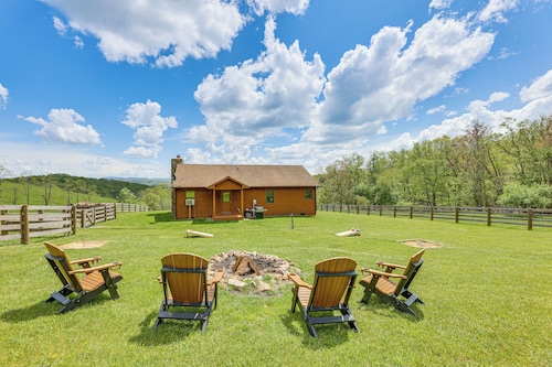 Fish, Hike, Hunt: Secluded Cabin in Doe Hill!