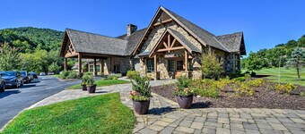 Newly Renovated Sky Valley Condo w/ Mtn Views