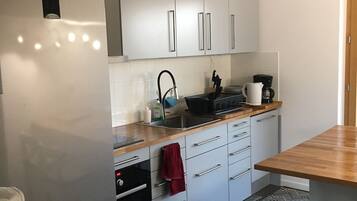 Réfrigérateur, four, plaque de cuisson, lave-vaisselle