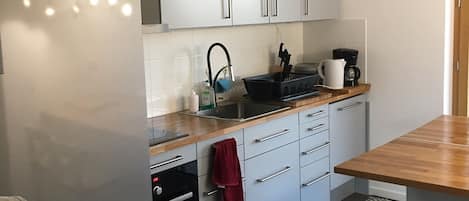 Réfrigérateur, four, plaque de cuisson, lave-vaisselle