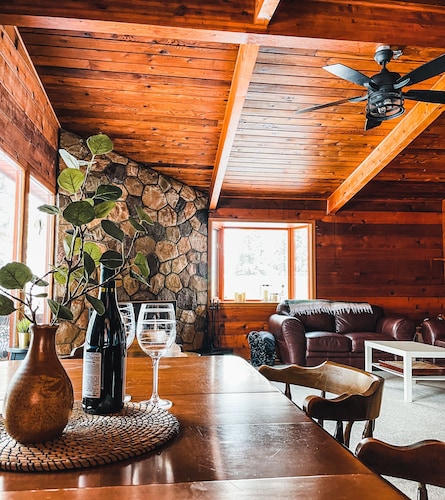 Riverside Bragg Creek Cabin in the Heart of Town