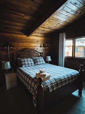 3 bedrooms, WiFi, bed sheets, wheelchair access