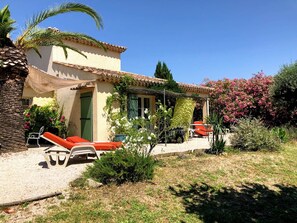 Terrace/patio - The Amandari Lodge (Le Plan-De-La-Tour)