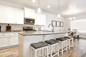 Fridge, microwave, oven, stovetop - Spotless new private home in Zion Resort. Great pool. Relax, explore. Wireless. (Hurricane)