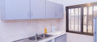 Apartment F4 Air-conditioned TOTSI near the house of ADEBAYOR