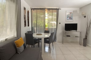 Interior - Turtle Beach Towers, One Bedroom Apartment, Ocho Rios. (Ocho Rios)