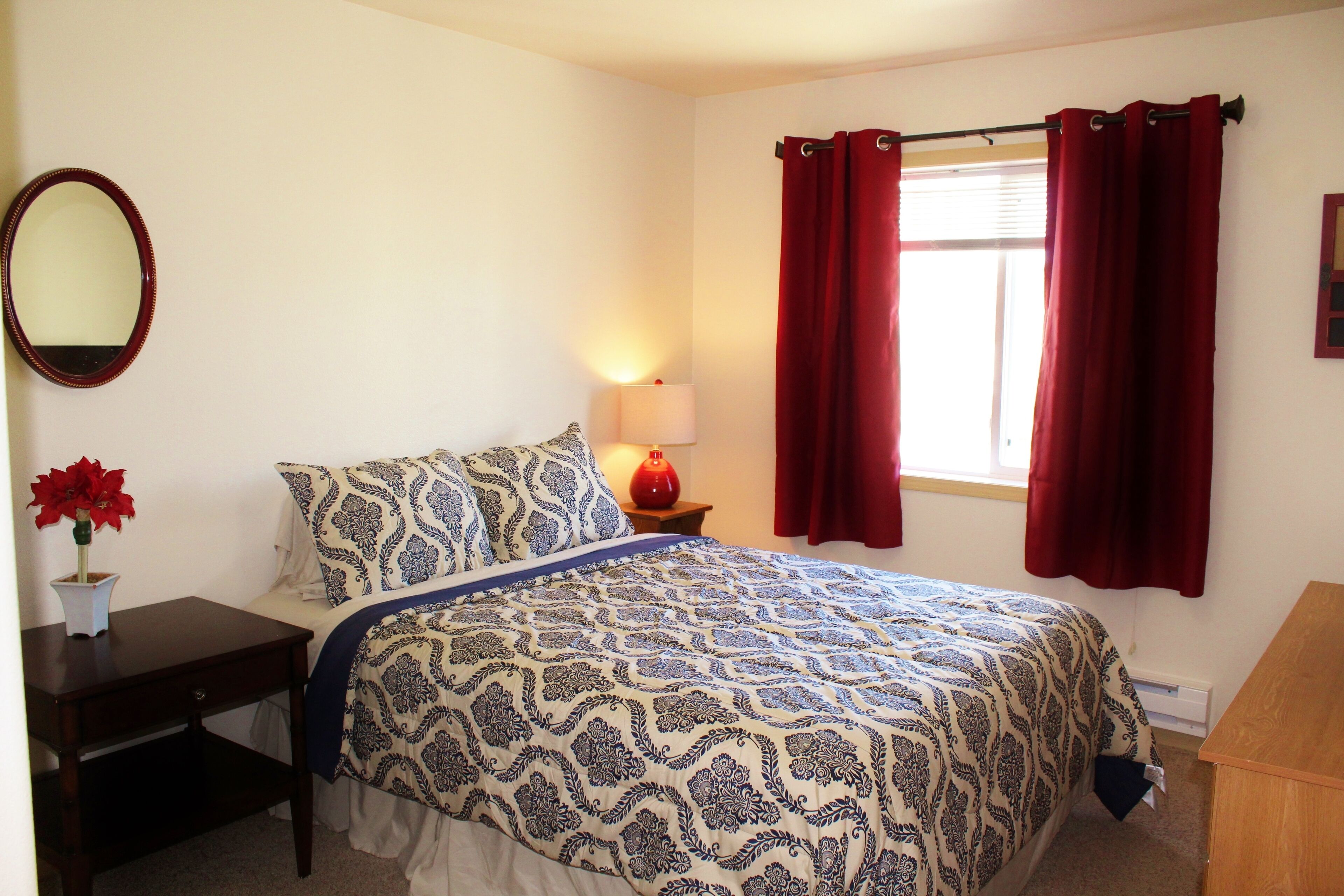 2 bedrooms, iron/ironing board, travel cot, WiFi