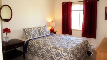 2 bedrooms, iron/ironing board, travel cot, WiFi