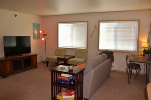 Smart TV - Downtown Charmer-2 bed/2 bath (Fargo)