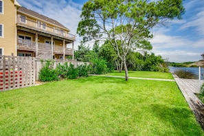 Property grounds - Soundside w/ Pool, Hot Tub, Boat Docks, Elevator, Community Tennis/Pickleball (Avon)