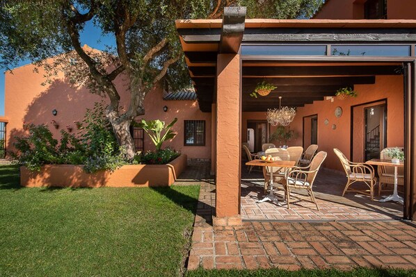 Outdoor dining - Casa in the campo - lujo y encanto (Vejer de la Frontera)