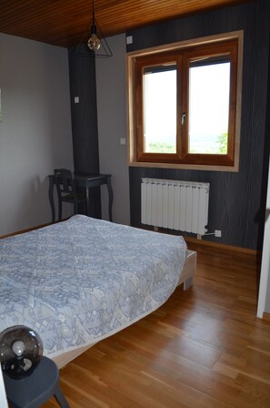 2 Schlafzimmer, Bügeleisen/Bügelbrett, kostenloses WLAN