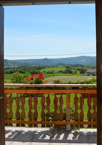 Pleasant house in the heart of the Auvergne volcanoes, Sancy massif