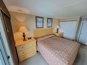 2 bedrooms, WiFi, bed sheets - Oceanfront Stay • King Bed • Private Balcony (Ocean City)