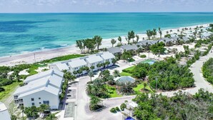 A resort with beachfront villas, a tennis court, and a pool area. - Captiva Beach Villas 🏝 On The Gulf Beach (Captiva)