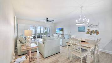 Smart TV, DVD player