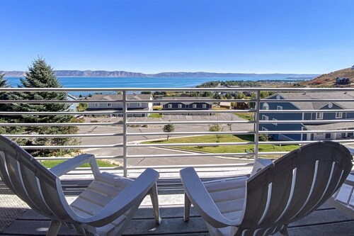Lake View Condo 890 # 3 great views of Bear Lake