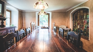 Dining - An old, characterful, stone house at the foot of Izery Mountains (Mirsk)