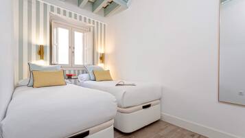 2 chambres, fer et planche à repasser, Wi-Fi, draps fournis