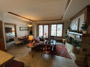 Smart TV, fireplace, DVD player, table football