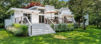 Ny oppføring: Åpen plan Modern Century Modern Ranch, oppvarmet basseng, gå til strender og restauranter