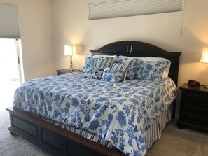 4 bedrooms, iron/ironing board, WiFi, bed sheets