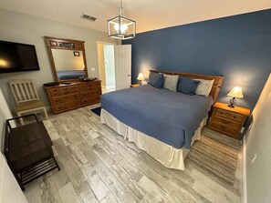 4 habitaciones, tabla de planchar con plancha, wifi y ropa de cama 