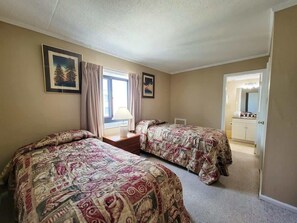 2 bedrooms, WiFi, bed sheets - Ocean City 2BR • King Bed • Beach Access (Ocean City)