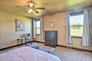 4 bedrooms, desk, iron/ironing board, travel crib