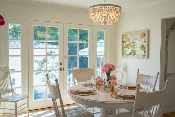 Dining - Shabby Chic Rose Cottage Southern California (Sierra Madre)