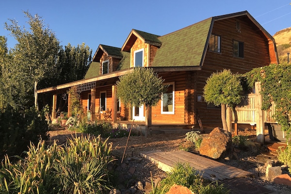 Welcome to the Croas Nest!