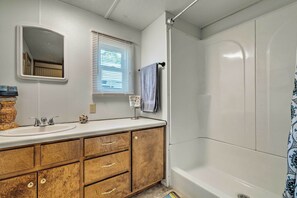 Free toiletries, towels - Cabin w/ Fire Pit, Walk to Steinhatchee River! (Steinhatchee)