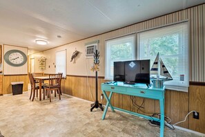 Interior - Cabin w/ Fire Pit, Walk to Steinhatchee River! (Steinhatchee)