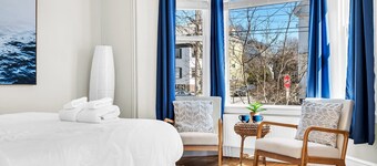 Garden Gem ★ 5 Min to Old Port ★ Spacious + New