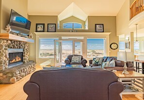 Smart TV, fireplace, DVD player, table football