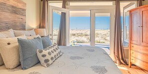 5 habitaciones, tabla de planchar con plancha y cuna de viaje 