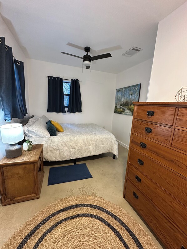 2 habitaciones, tabla de planchar con plancha y wifi gratis 