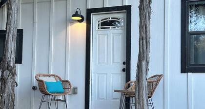 Hill Country Haven – Clean & Cozy 2BR Retreat- Newly Reopened!