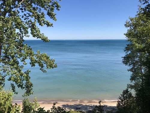 Lake Huron Beach Front 3 bdrm, 3 bath home - Harbor Beach/Forestville