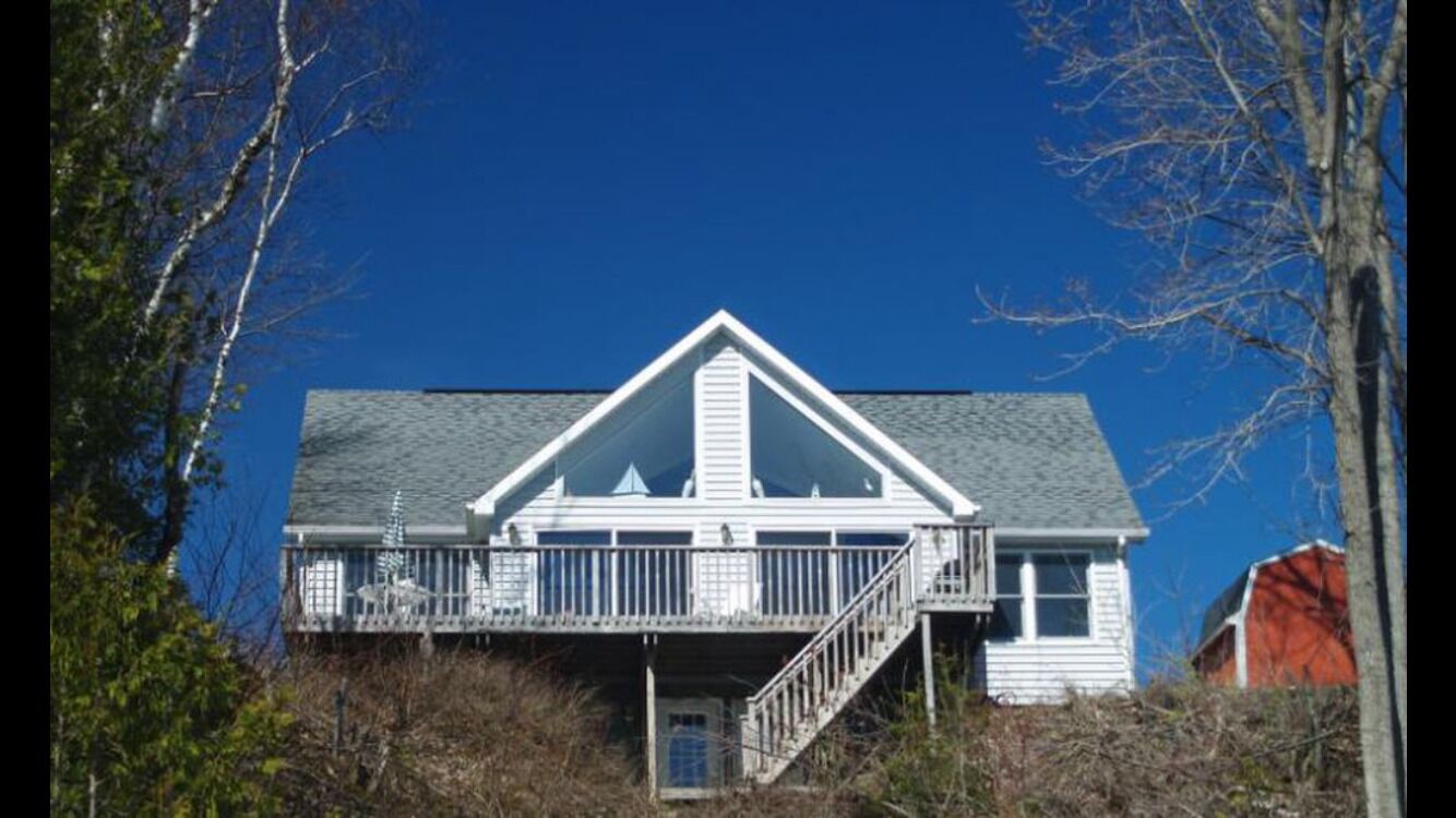 Lake Huron Beach Front 3 bdrm, 3 bath home - Harbor Beach/Forestville