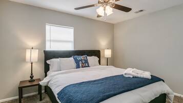 6 bedrooms, iron/ironing board, WiFi, bed sheets